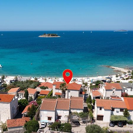 Family Friendly Apartments With A Swimming Pool Rogoznica - 7557 Esterno foto