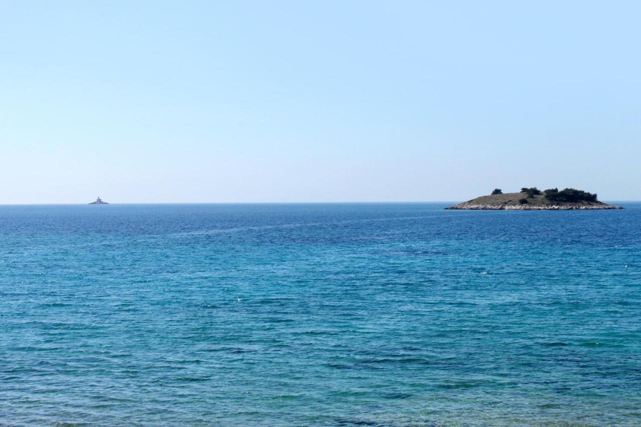 Family Friendly Apartments With A Swimming Pool Rogoznica - 7557 Esterno foto